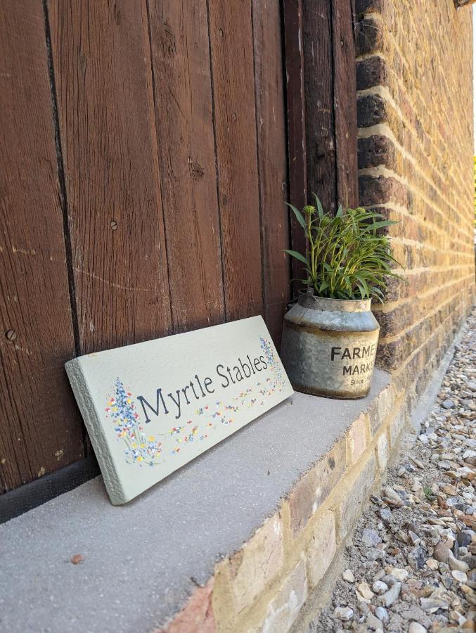 Myrtle Stables - Converted, Self-Contained, Countryside Hernhill Luaran gambar